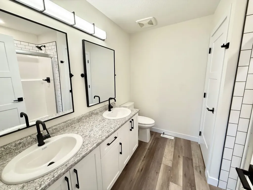 328B Boutin Avenue Hinton AB T7V0B4