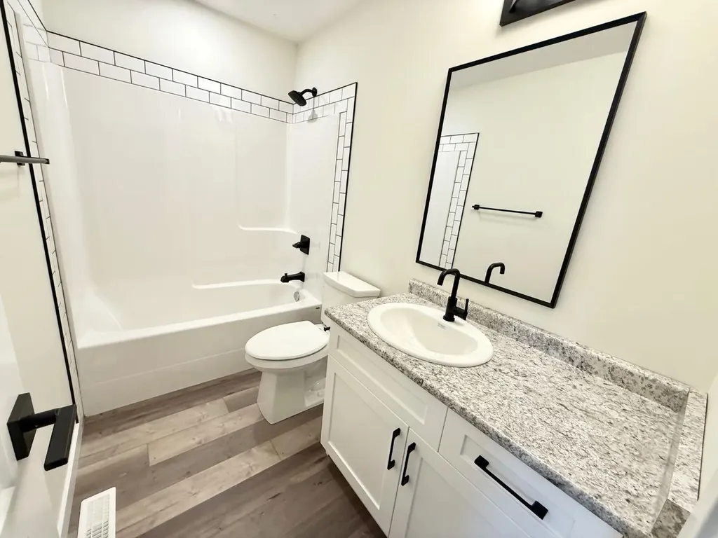 328B Boutin Avenue Hinton AB T7V0B4
