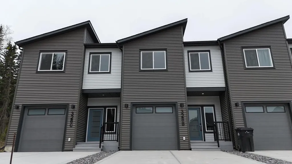 328B Boutin Avenue Hinton AB T7V0B4