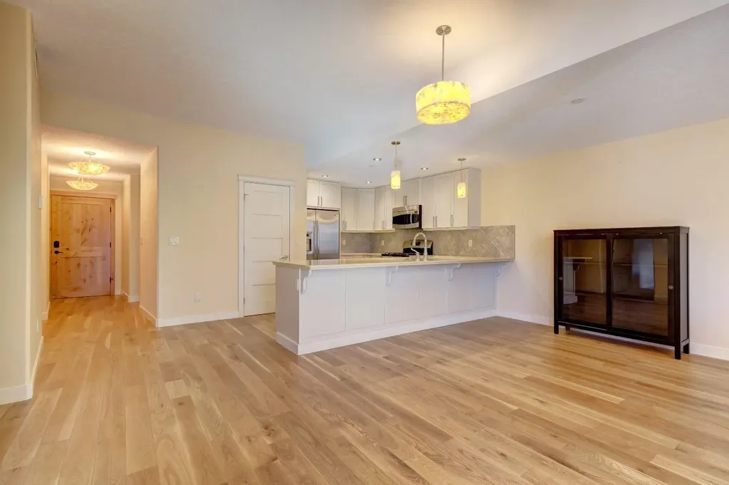 901 8th Avenue Canmore AB T1W 1Z7