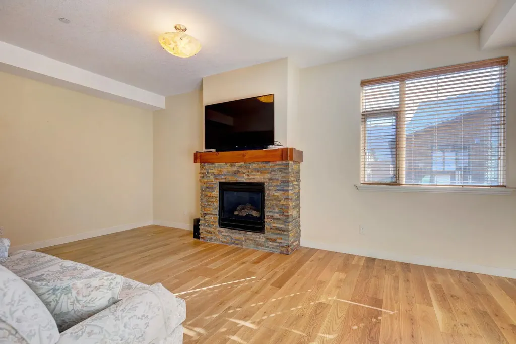 901 8th Avenue Canmore AB T1W 1Z7
