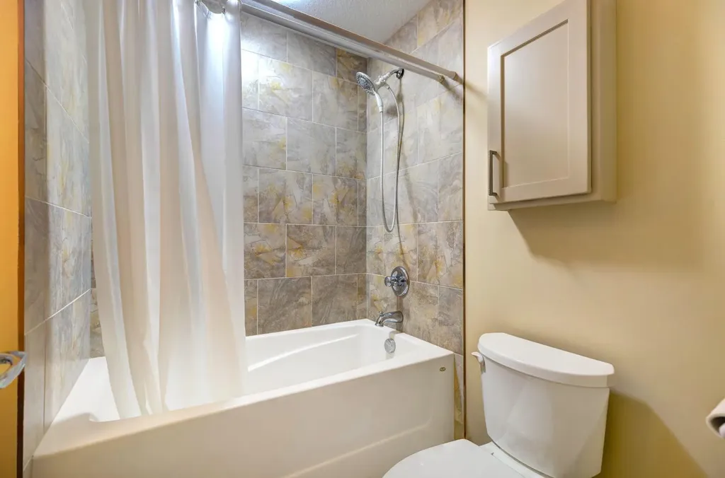 901 8th Avenue Canmore AB T1W 1Z7
