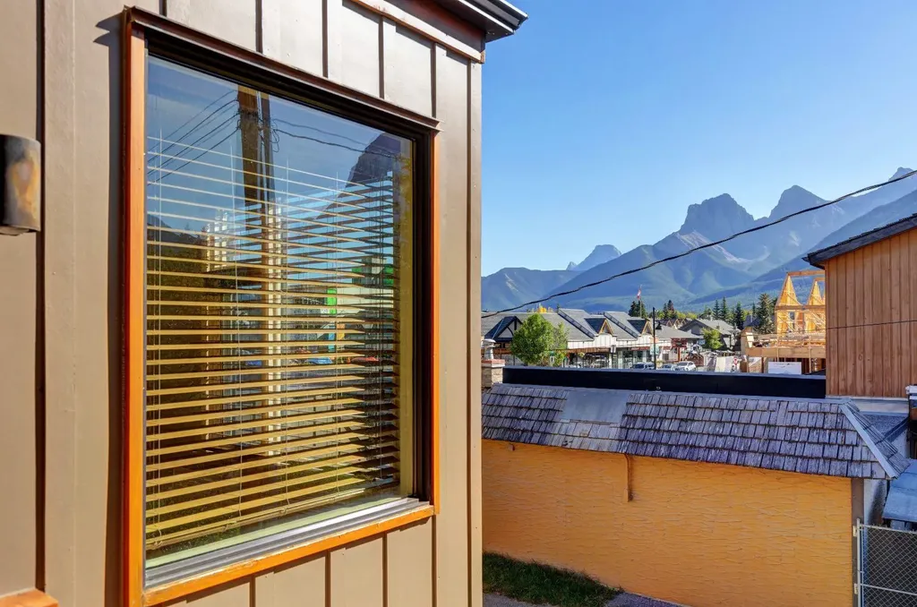 901 8th Avenue Canmore AB T1W 1Z7