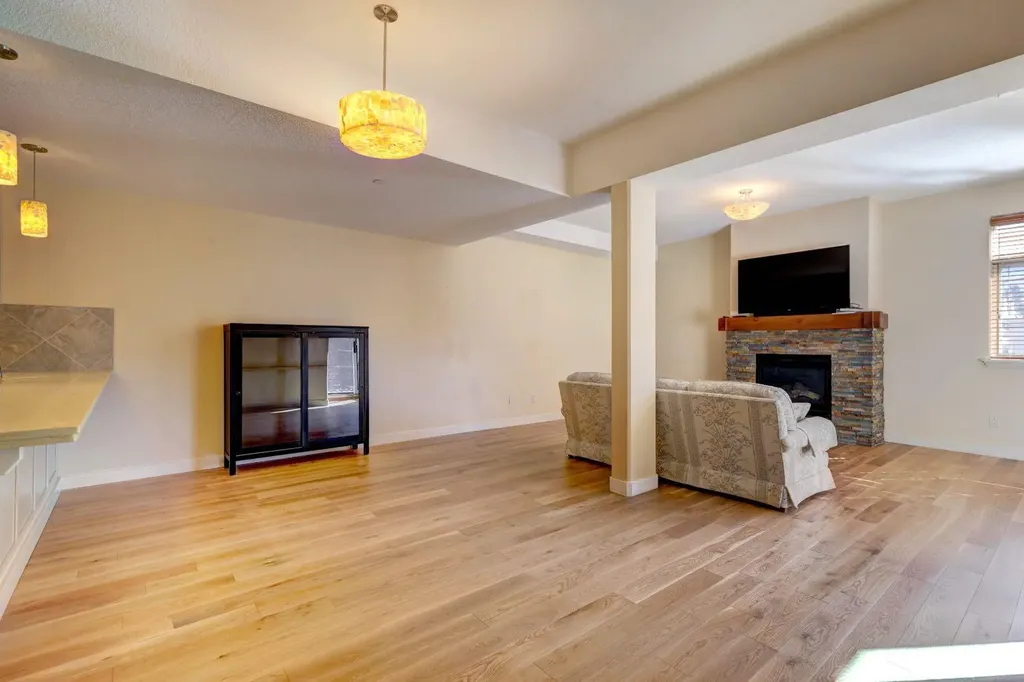 901 8th Avenue Canmore AB T1W 1Z7