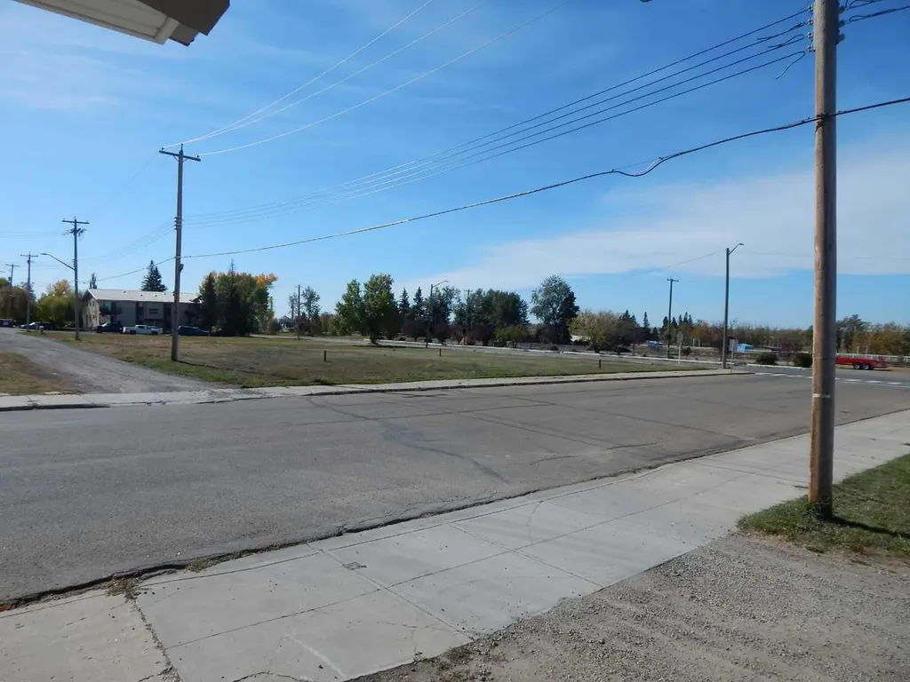 2012 20 Avenue Bowden AB T0M 0K0