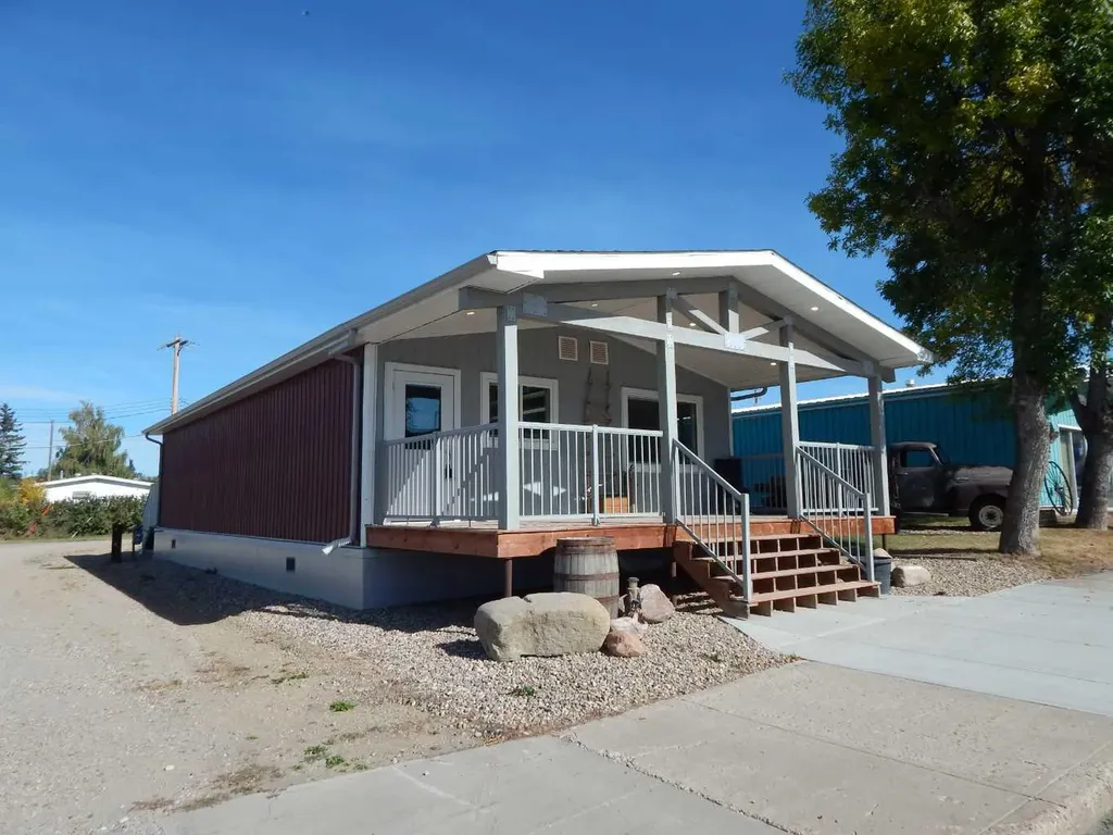 2012 20 Avenue Bowden AB T0M 0K0