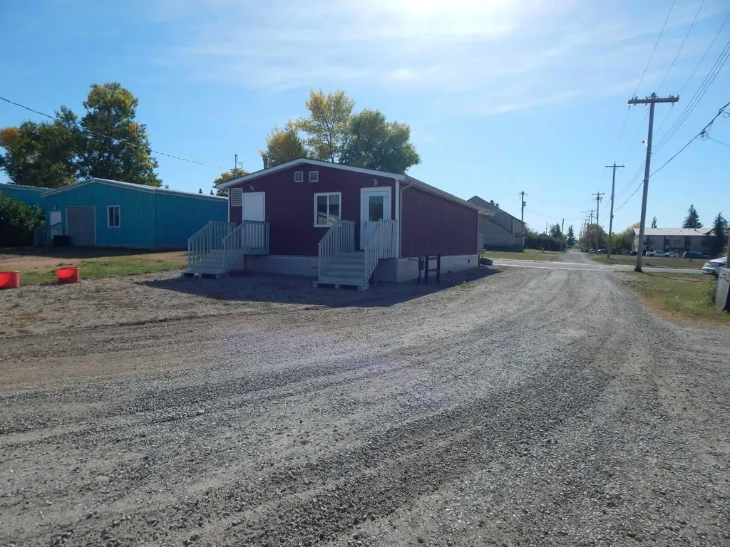 2012 20 Avenue Bowden AB T0M 0K0