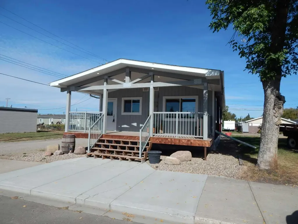 2012 20 Avenue Bowden AB T0M 0K0