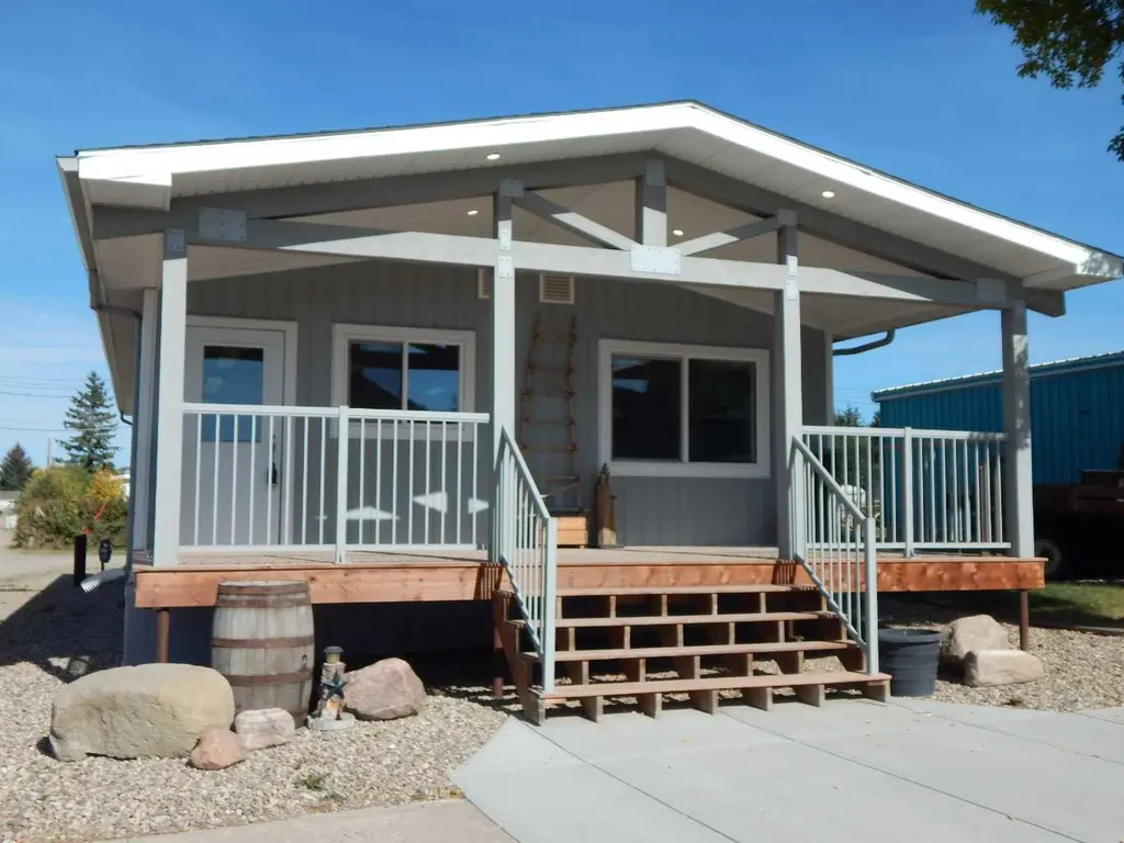 2012 20 Avenue Bowden AB T0M 0K0