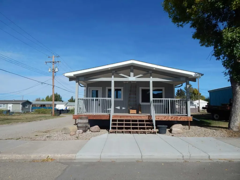 2012 20 Avenue Bowden AB T0M 0K0