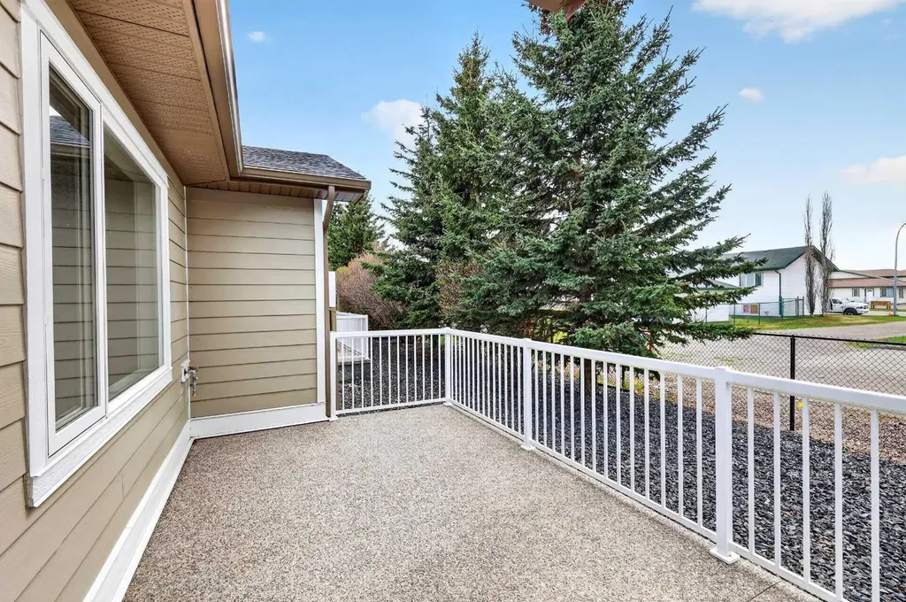 610 4 Avenue SW Sundre AB T0M1X0