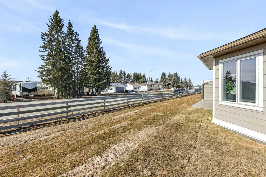610 4 Avenue SW Sundre AB T0M1X0