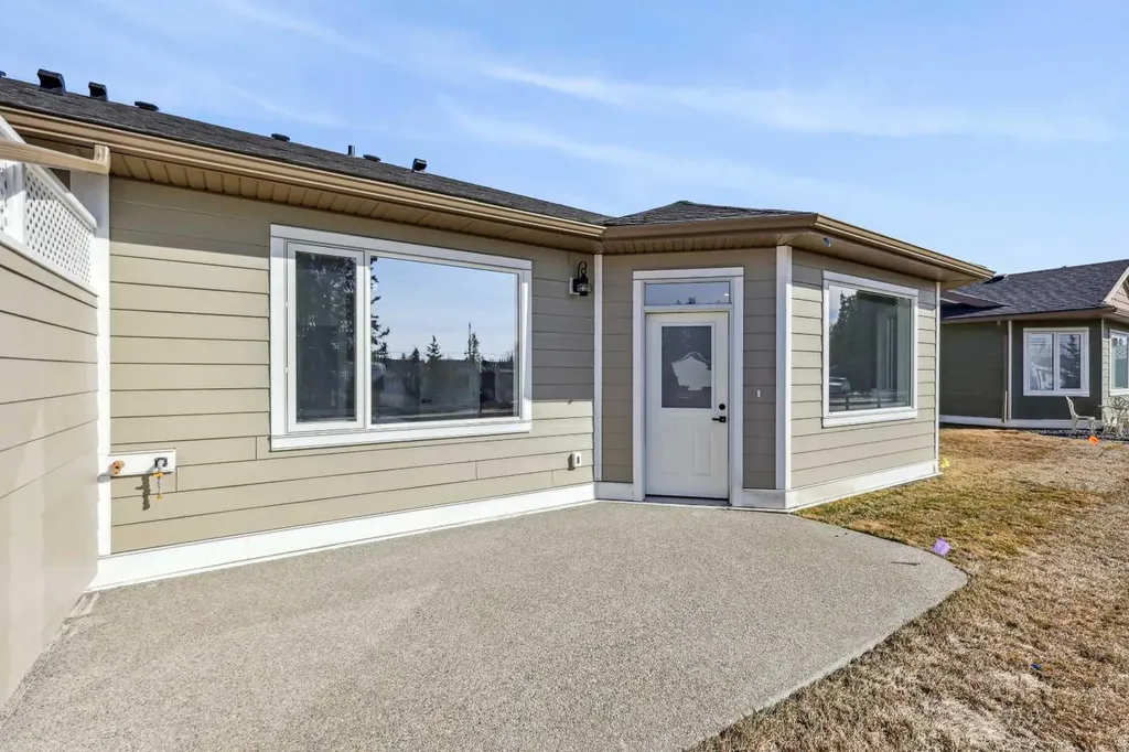 610 4 Avenue SW Sundre AB T0M1X0