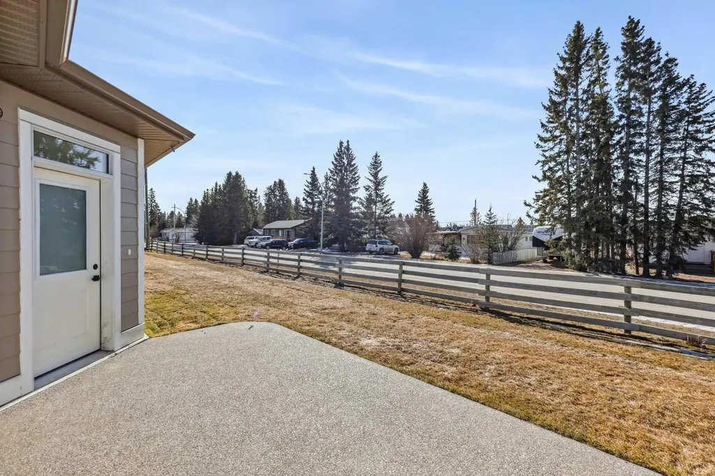 610 4 Avenue SW Sundre AB T0M1X0