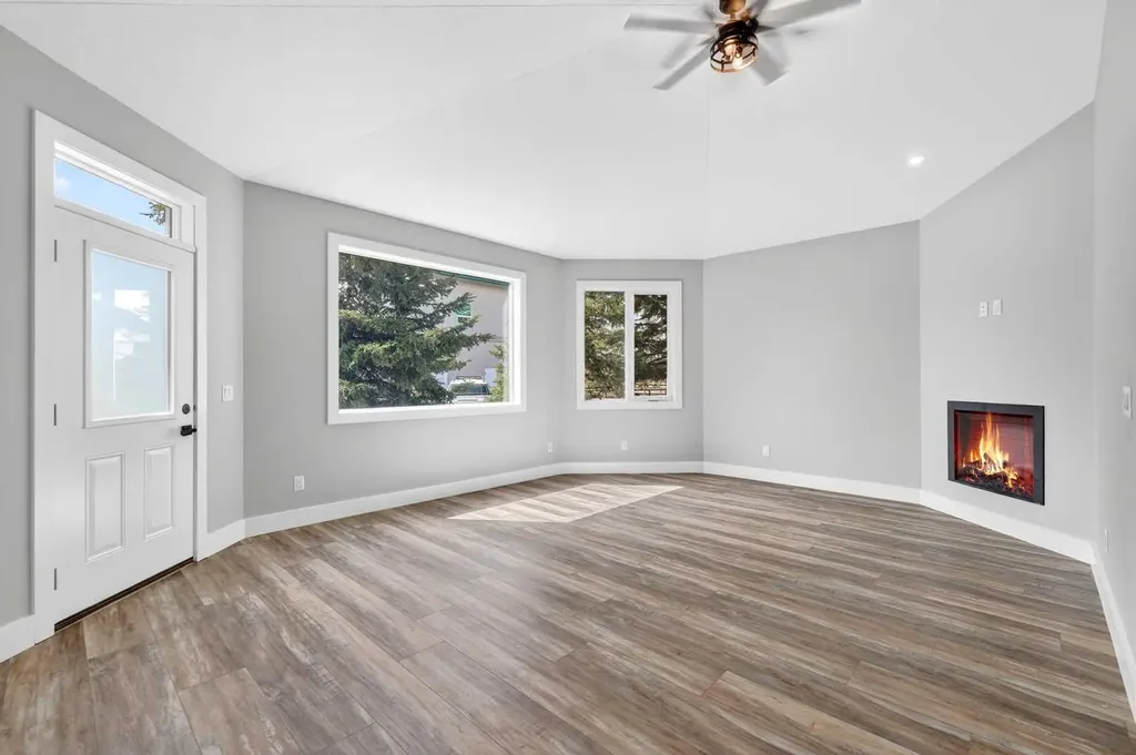 610 4 Avenue SW Sundre AB T0M1X0