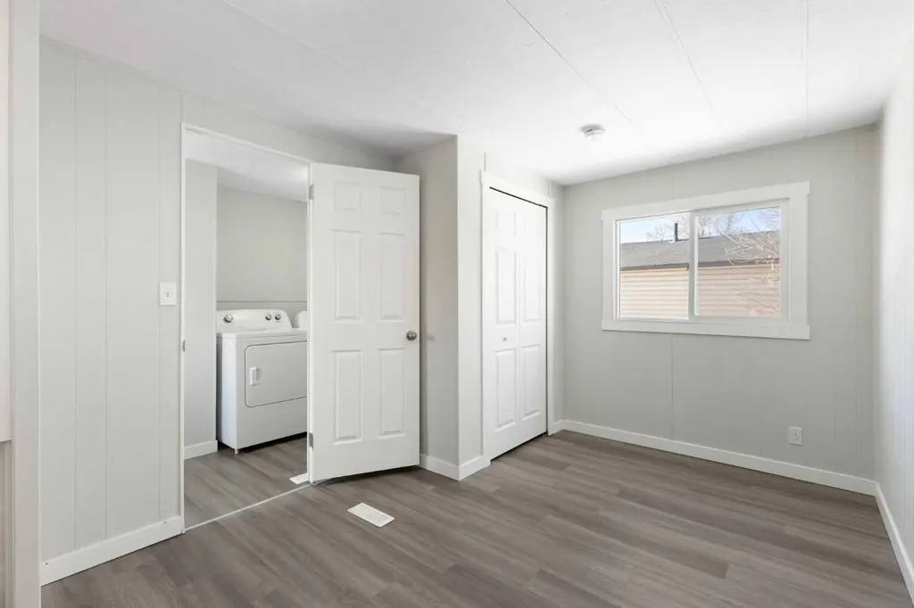 6220 17 Avenue SE Calgary AB T2A 0W6