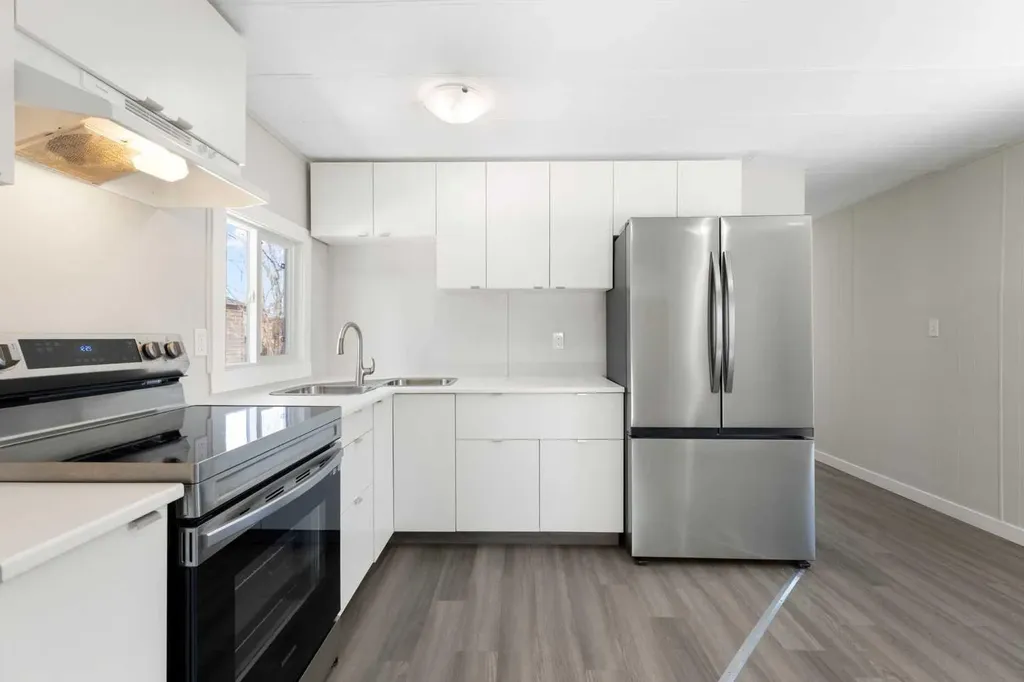 6220 17 Avenue SE Calgary AB T2A 0W6