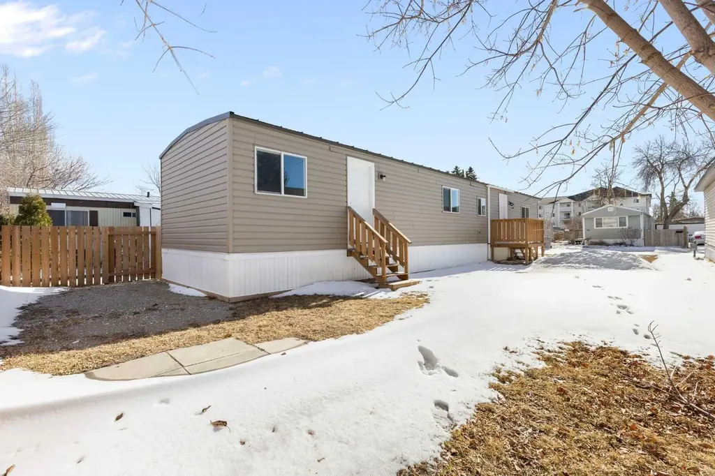 6220 17 Avenue SE Calgary AB T2A 0W6