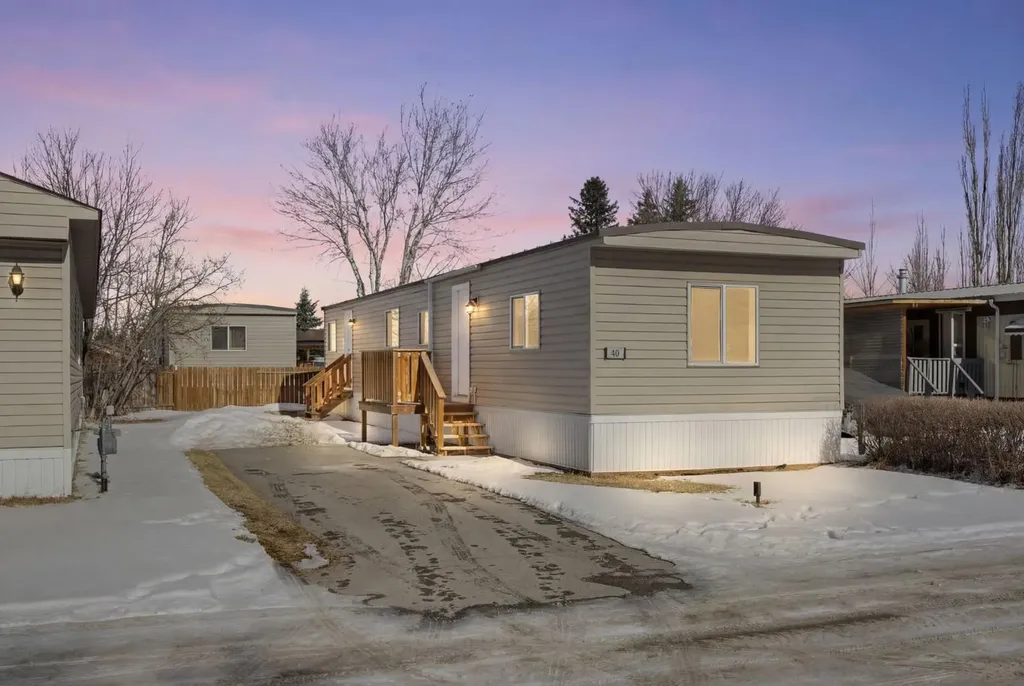 6220 17 Avenue SE Calgary AB T2A 0W6