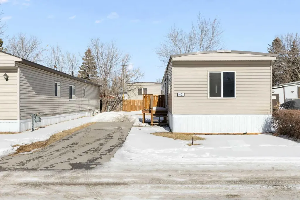 6220 17 Avenue SE Calgary AB T2A 0W6