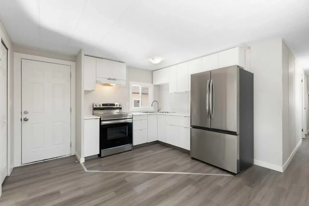 6220 17 Avenue SE Calgary AB T2A 0W6