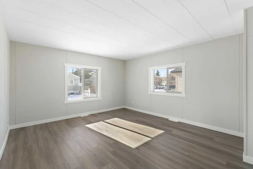 6220 17 Avenue SE Calgary AB T2A 0W6