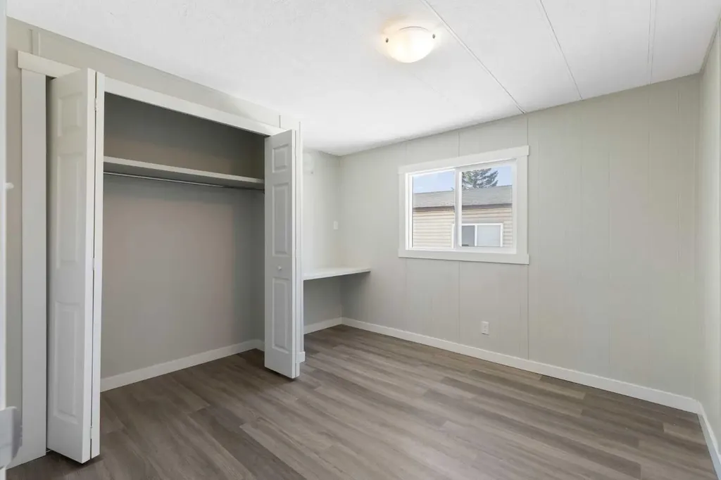6220 17 Avenue SE Calgary AB T2A 0W6
