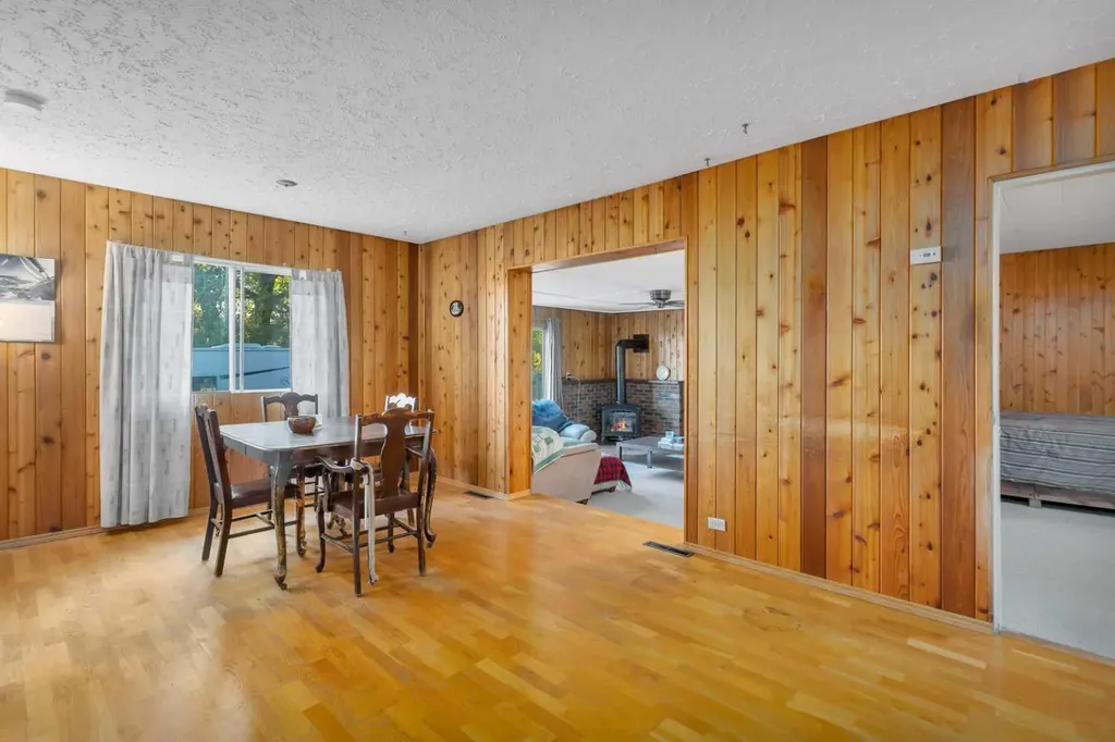 4152 47 Avenue Rocky Mountain House AB T4T 1C8