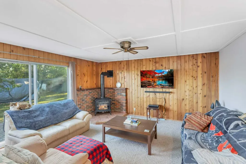 4152 47 Avenue Rocky Mountain House AB T4T 1C8