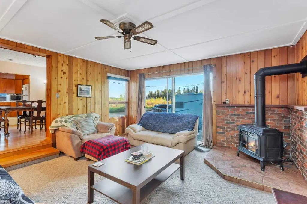 4152 47 Avenue Rocky Mountain House AB T4T 1C8