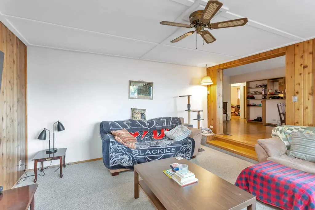 4152 47 Avenue Rocky Mountain House AB T4T 1C8