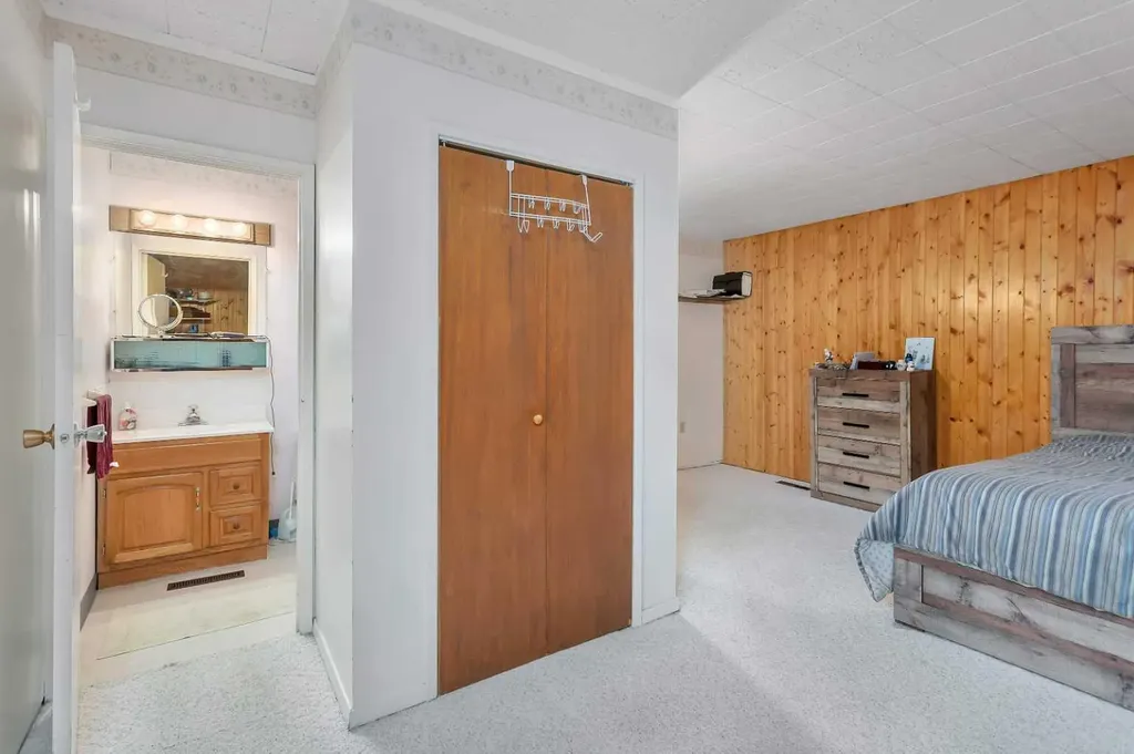 4152 47 Avenue Rocky Mountain House AB T4T 1C8