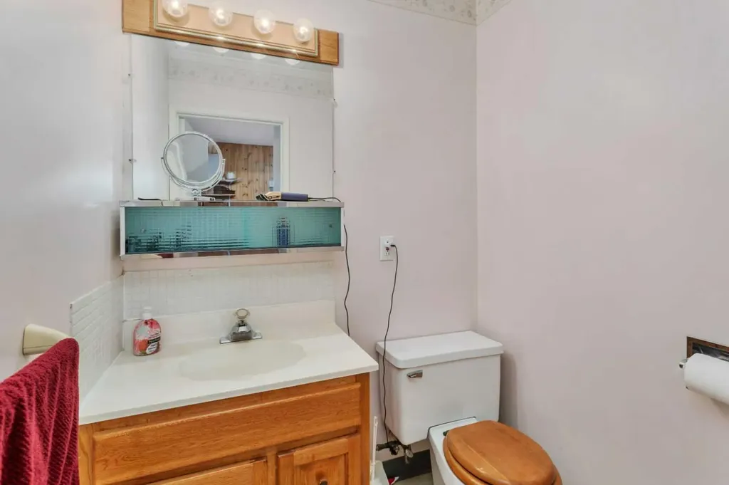 4152 47 Avenue Rocky Mountain House AB T4T 1C8
