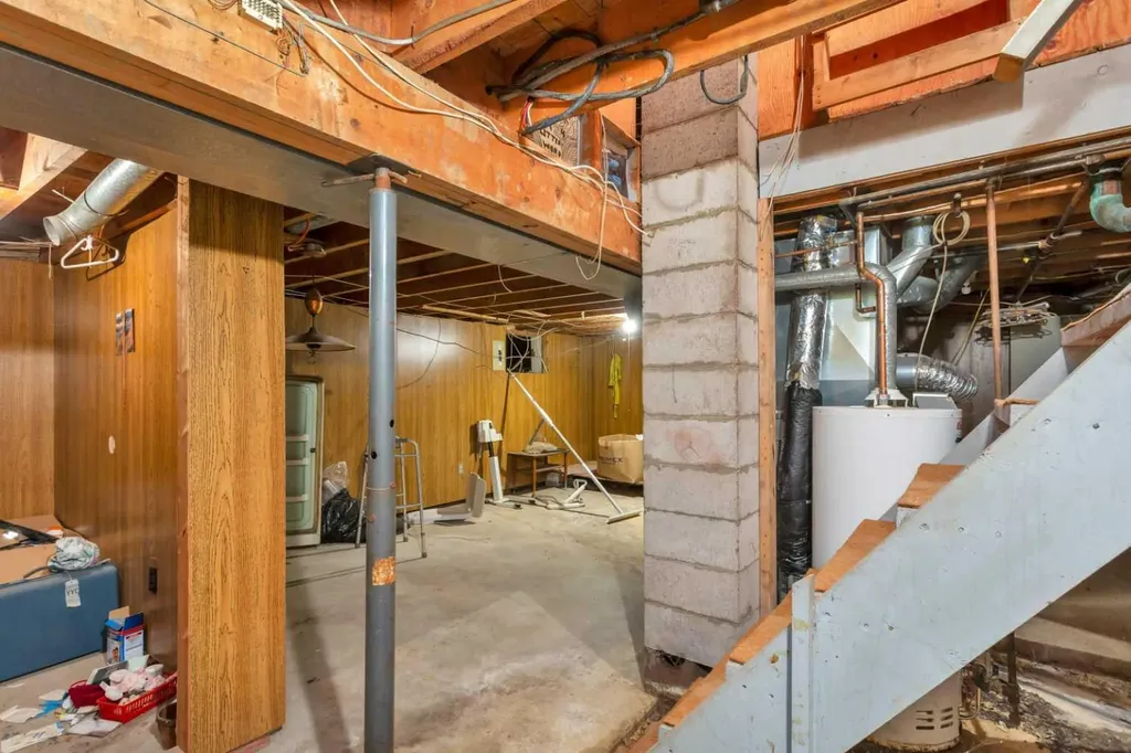 4152 47 Avenue Rocky Mountain House AB T4T 1C8