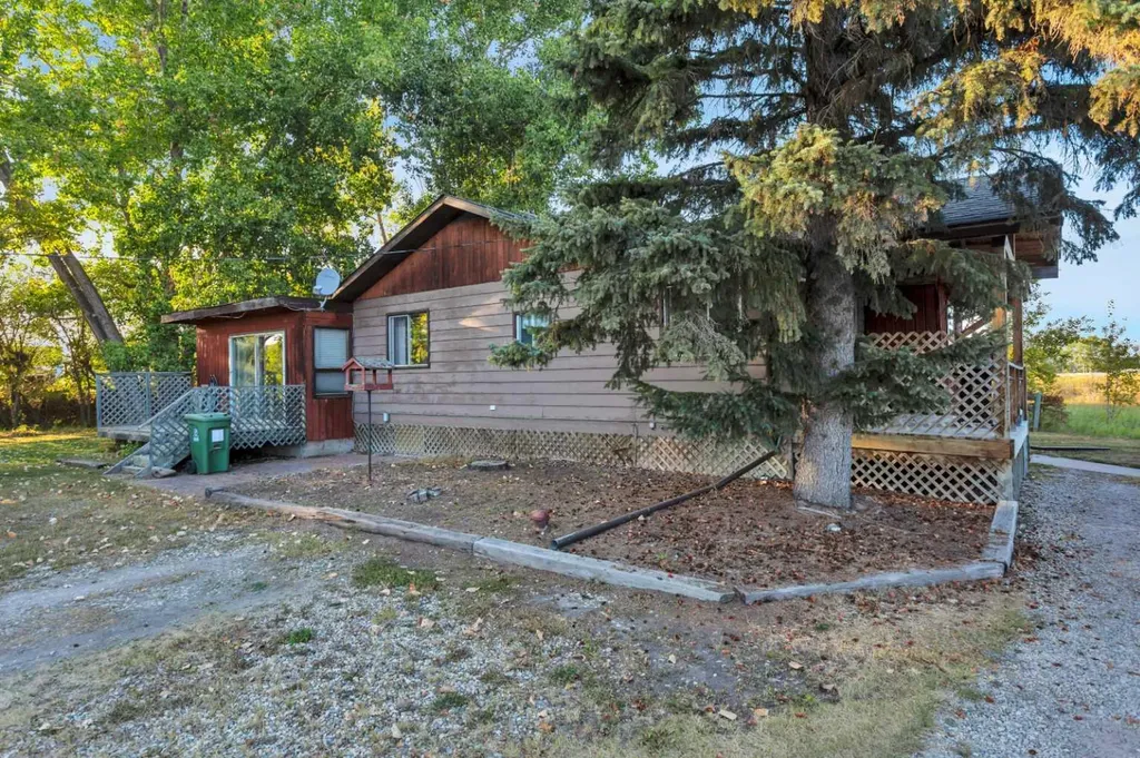 4152 47 Avenue Rocky Mountain House AB T4T 1C8