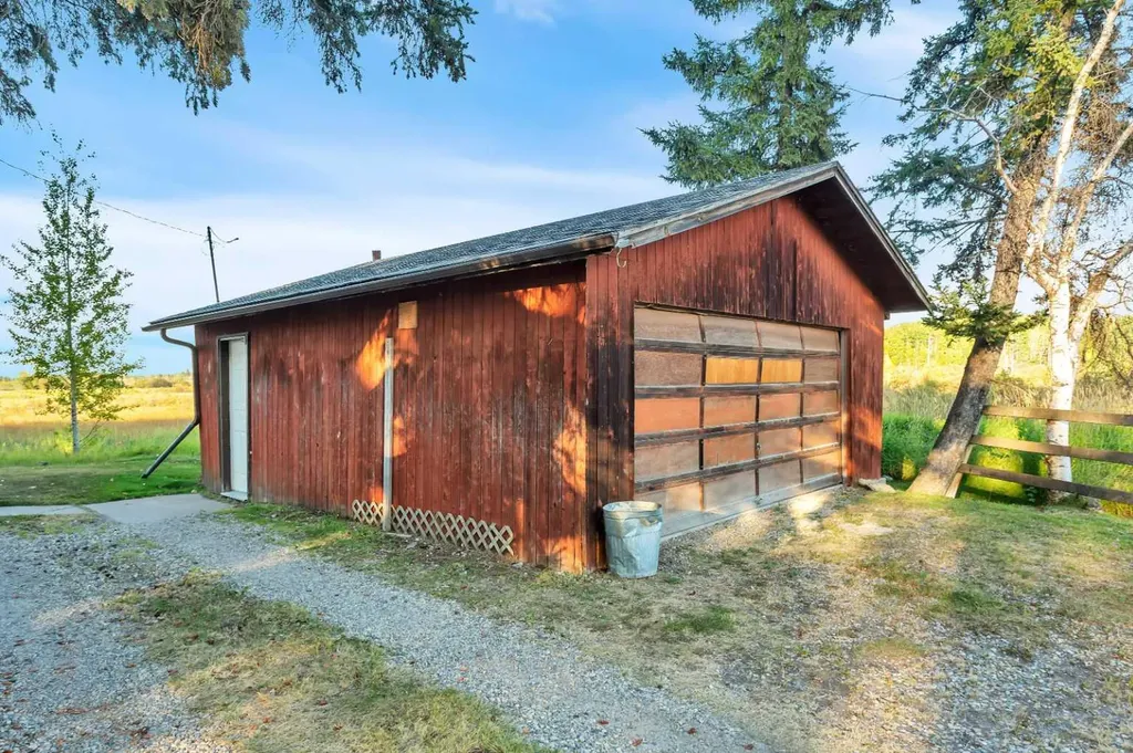 4152 47 Avenue Rocky Mountain House AB T4T 1C8