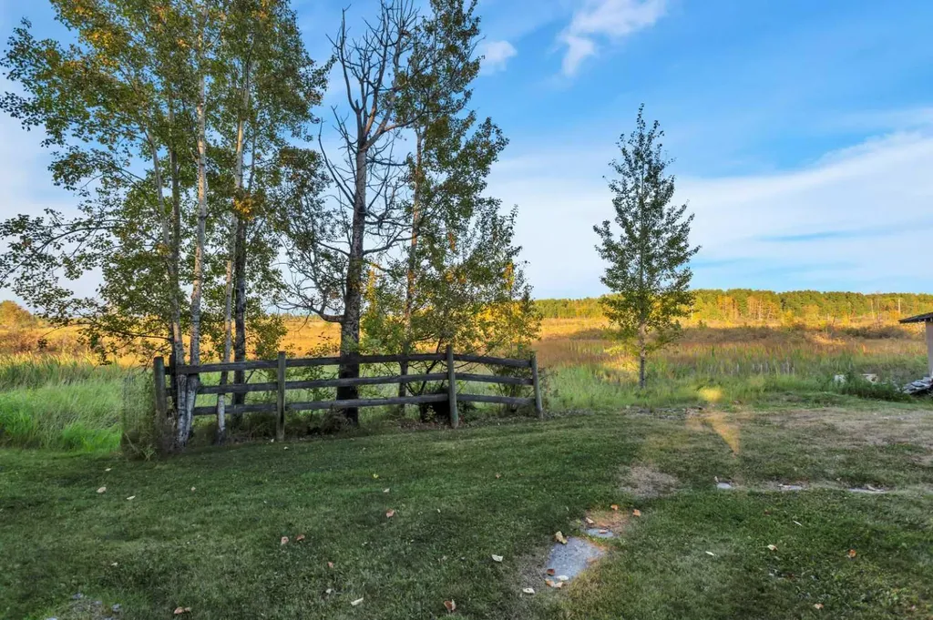 4152 47 Avenue Rocky Mountain House AB T4T 1C8