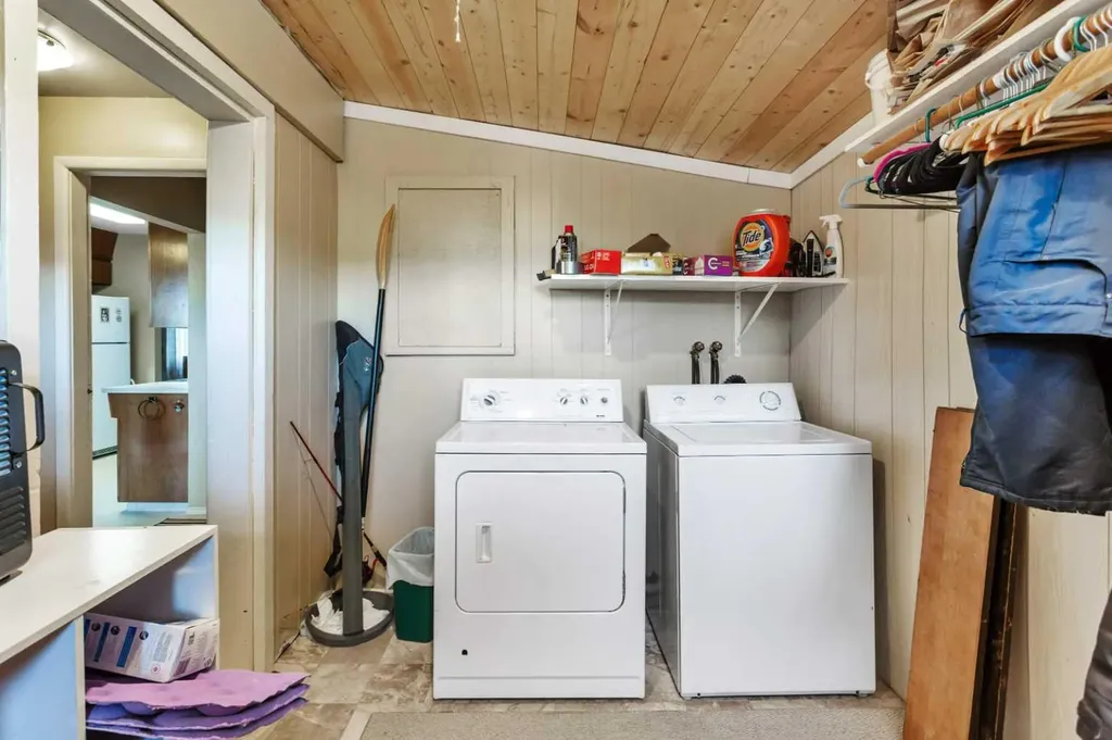 4152 47 Avenue Rocky Mountain House AB T4T 1C8