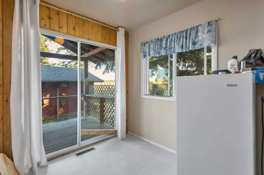 4152 47 Avenue Rocky Mountain House AB T4T 1C8