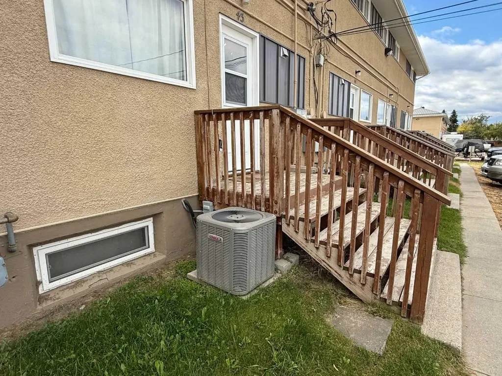 114 Hardisty Avenue Hinton AB T7V1B5