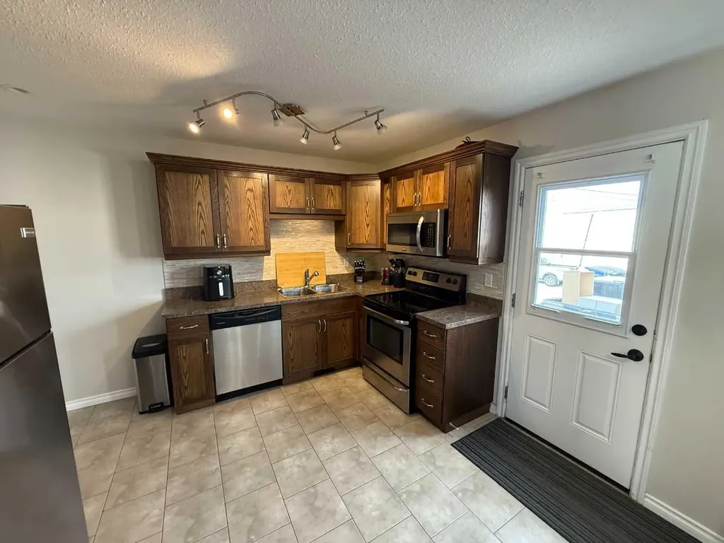 114 Hardisty Avenue Hinton AB T7V1B5