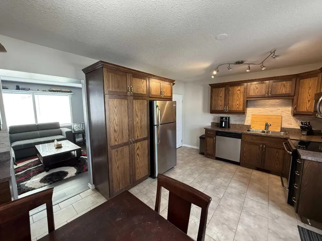 114 Hardisty Avenue Hinton AB T7V1B5