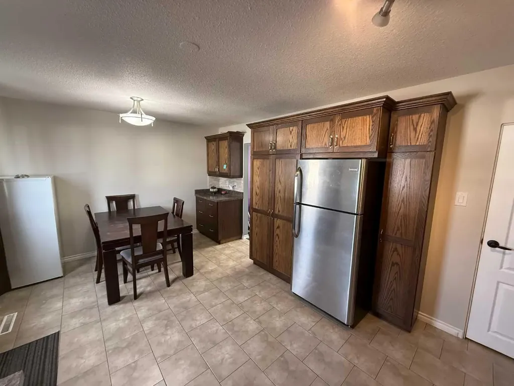 114 Hardisty Avenue Hinton AB T7V1B5
