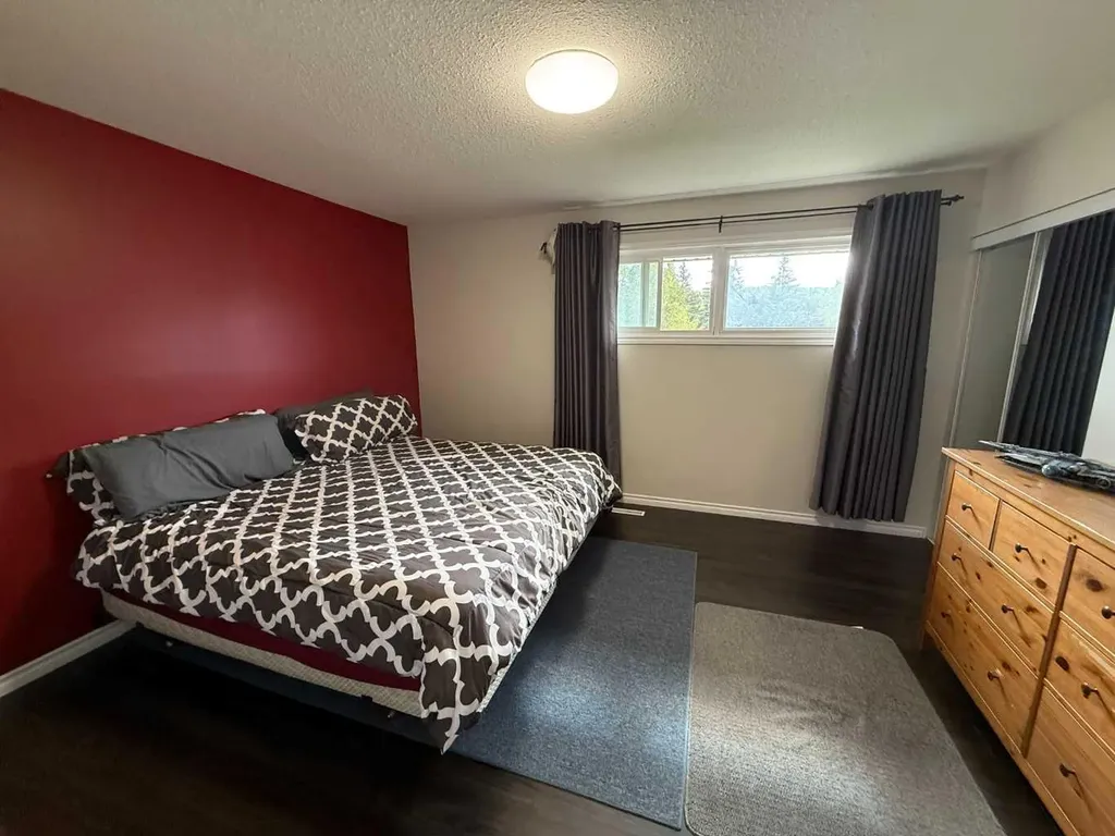 114 Hardisty Avenue Hinton AB T7V1B5
