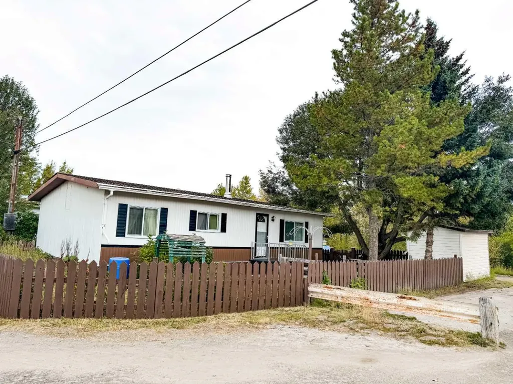133 Jarvis Street Hinton AB T7V 1R6