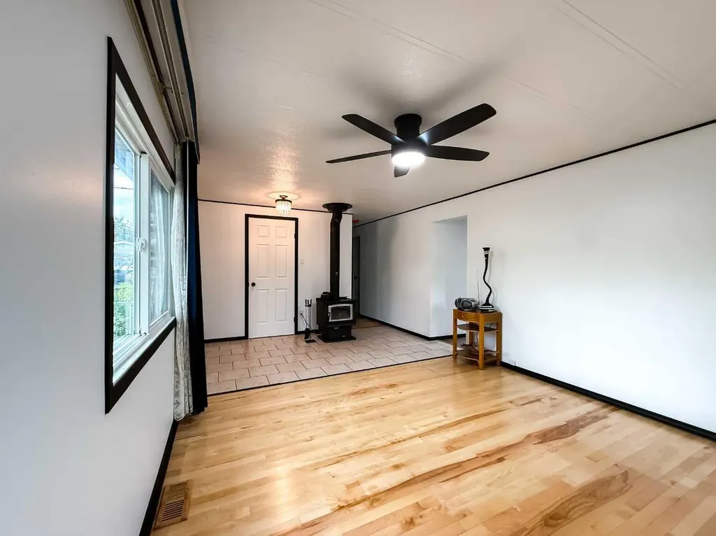 133 Jarvis Street Hinton AB T7V 1R6