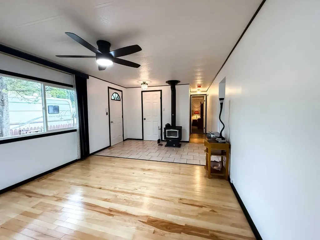 133 Jarvis Street Hinton AB T7V 1R6