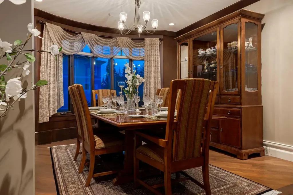 4 Aspen Ridge Bay SW Calgary AB T3H5M3