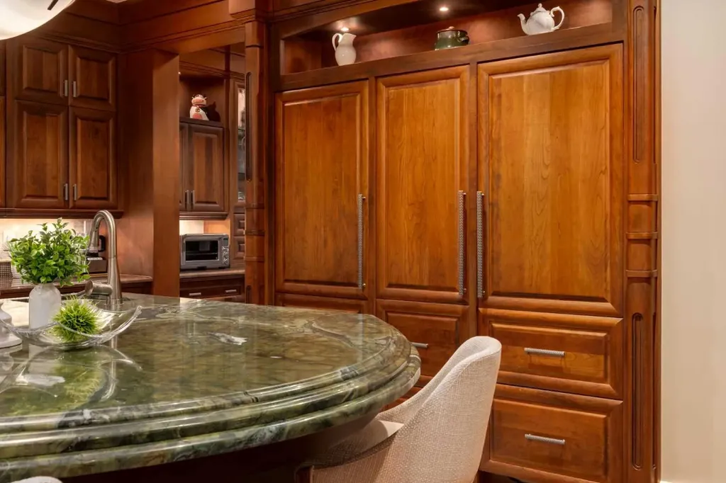 4 Aspen Ridge Bay SW Calgary AB T3H5M3