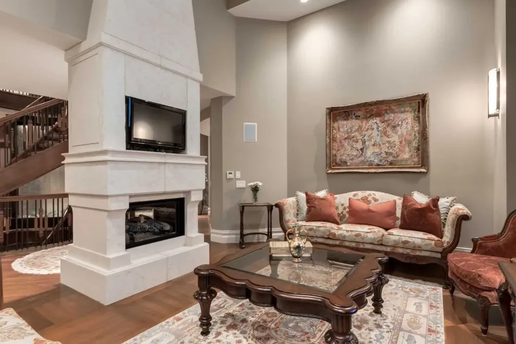4 Aspen Ridge Bay SW Calgary AB T3H5M3